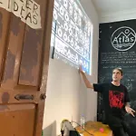 Atlas אכסניה *